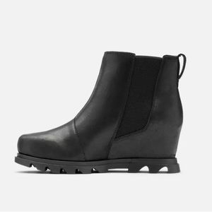 Sorel Joan of Arctic Wedge II Chelsea Boot in Black